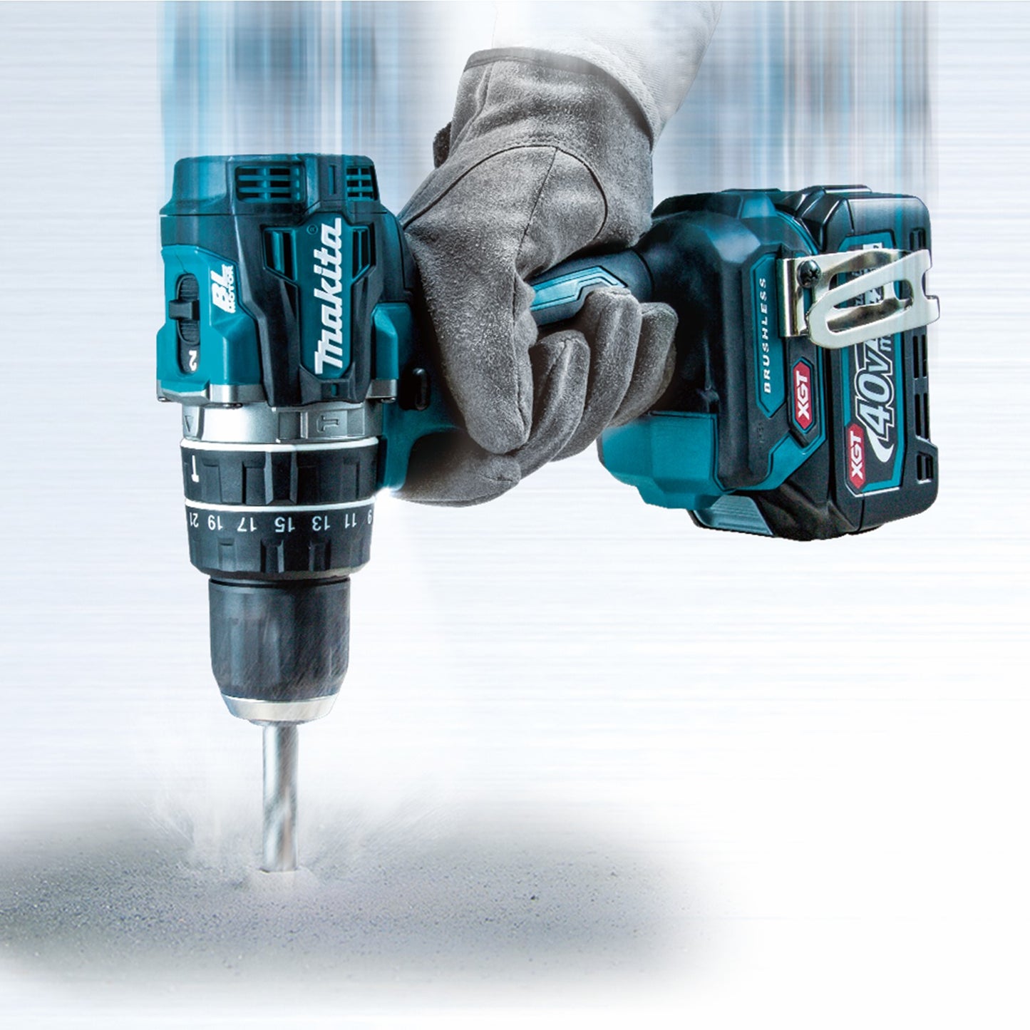 Makita Akkus fúrócsavarozó | Teljes Készlet + 2 Akkumulátor + 26 Tartozék