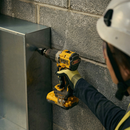 DEWALT Ütvefúró Csavarozó – Teljes Készlet + 2 Akkumulátor + 26 Tartozék